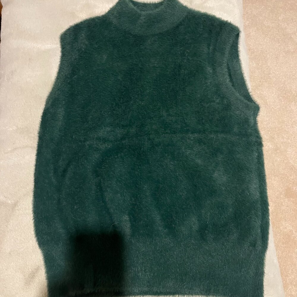 Green Rachel Roy Sleeveless Sweater